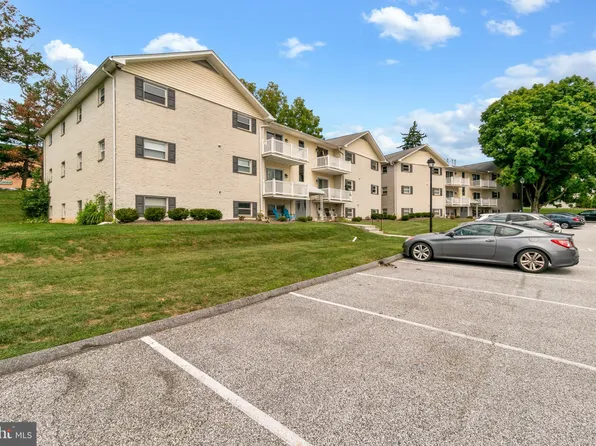 1 Warren Lodge Ct APT 2A, Cockeysville, MD 21030