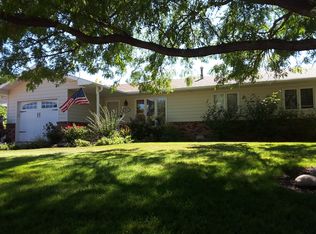 3914 Sugarberry Rd, North Platte, NE 69101