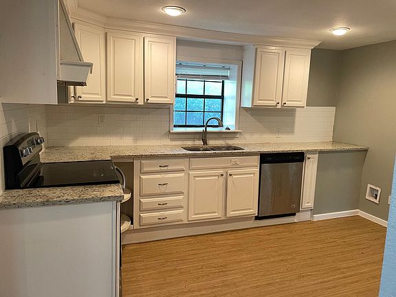 4th image of 905 Kimbrough St