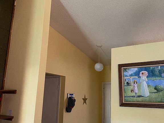 4th image of 1327 Jefferson Ave APT A