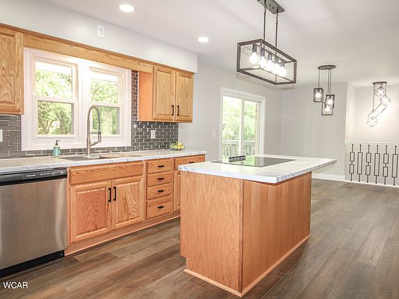 5th image of 137 Kensington Cir