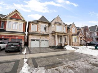 54 Blenheim Cir, Whitby, ON L1P 0E2