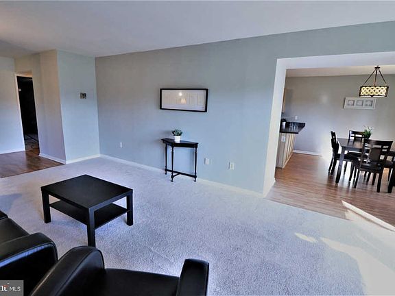 4th image of 9735 Kings Crown Ct APT 001