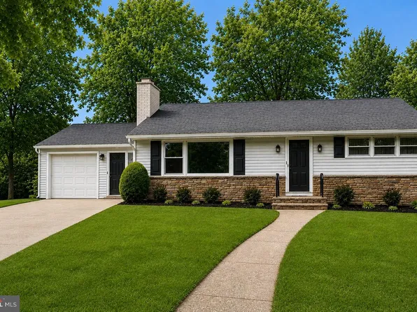 133 Villanova Dr, Lawrence Township, NJ 08648