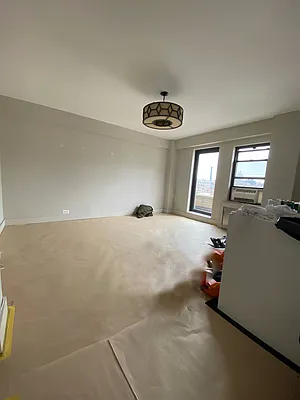 Rented by Guy Goldman, LREB | media 23