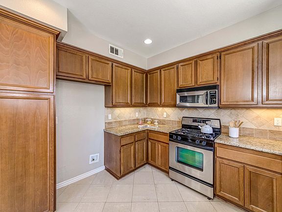 3rd image of 1173 Valle Ct