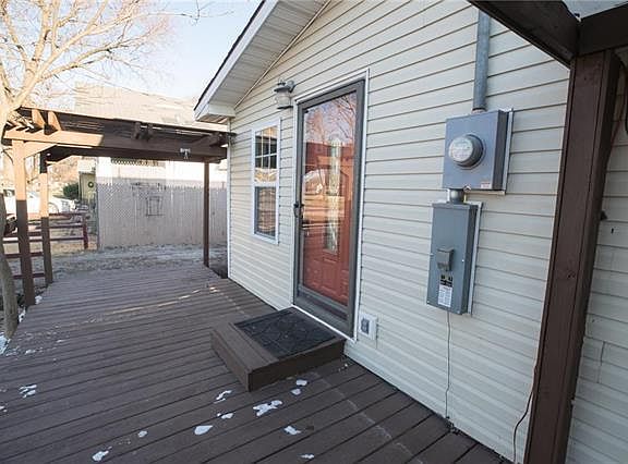 3rd image of 517 Pacific Ave