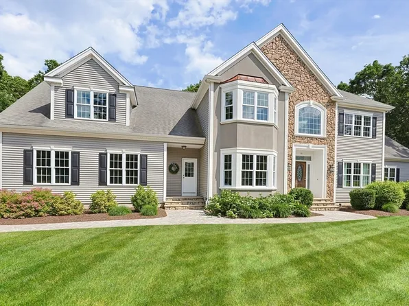 10 Weston Ave, Foxboro, MA 02035
