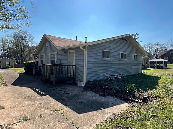 4th image of 1408 Tulip Ave