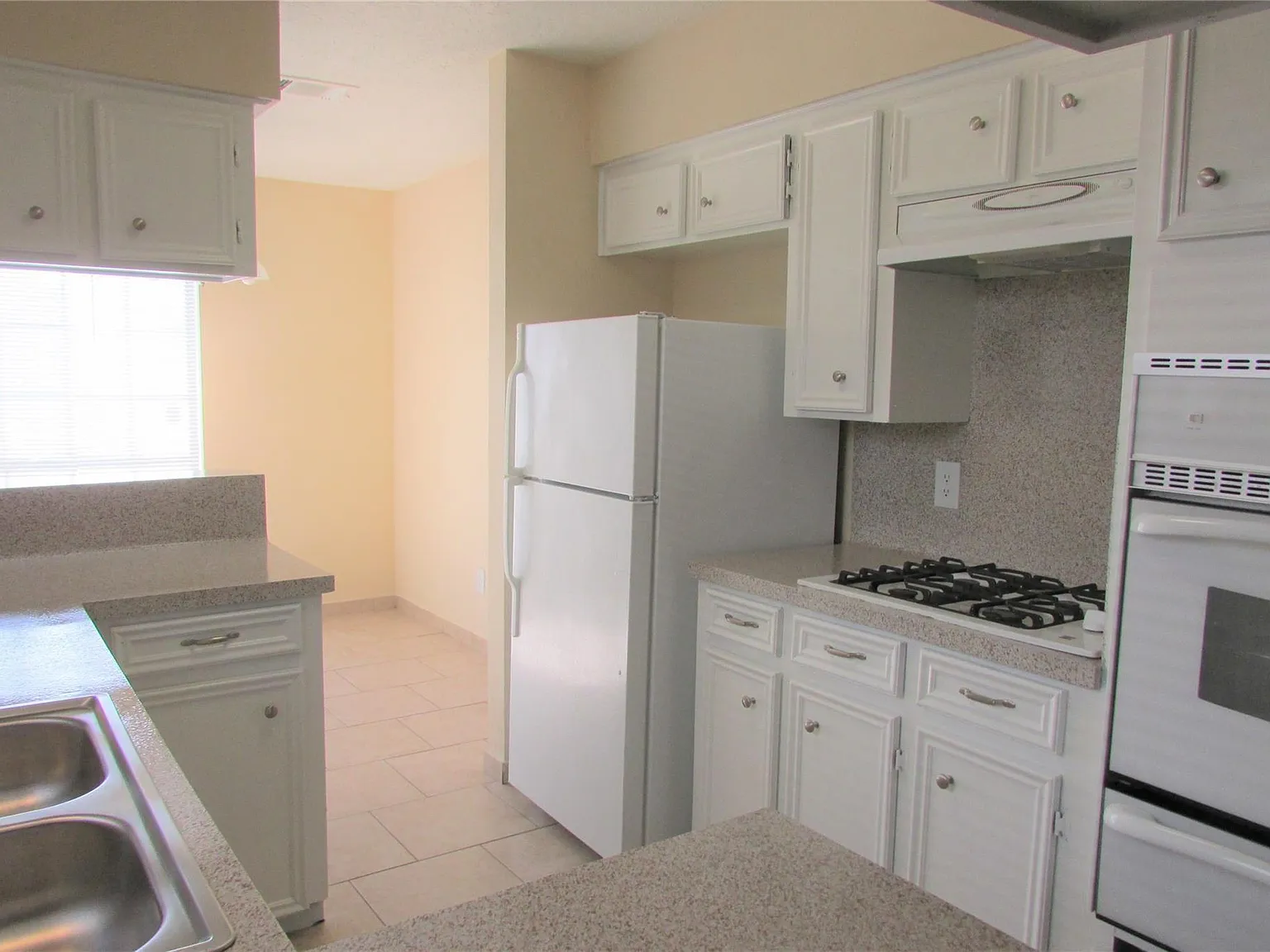 3 bed, 2.0 bath, 1207 sqft, $1,850 — Photo 4