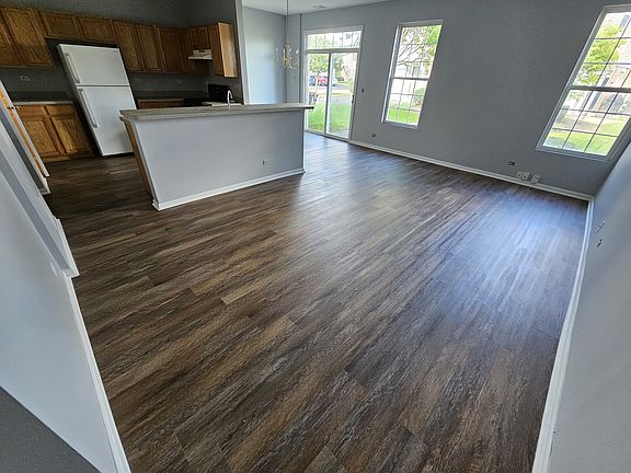 4th image of 470 Brookside Dr