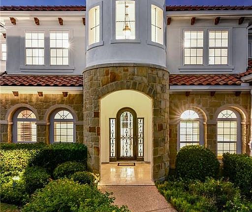 3rd image of 209 Palazza Alto Dr