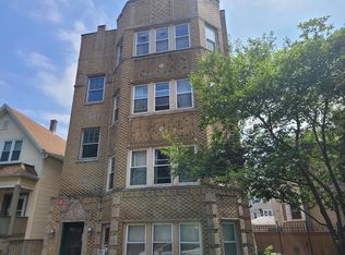 1925 W Belle Plaine Ave APT 2, Chicago, IL 60613