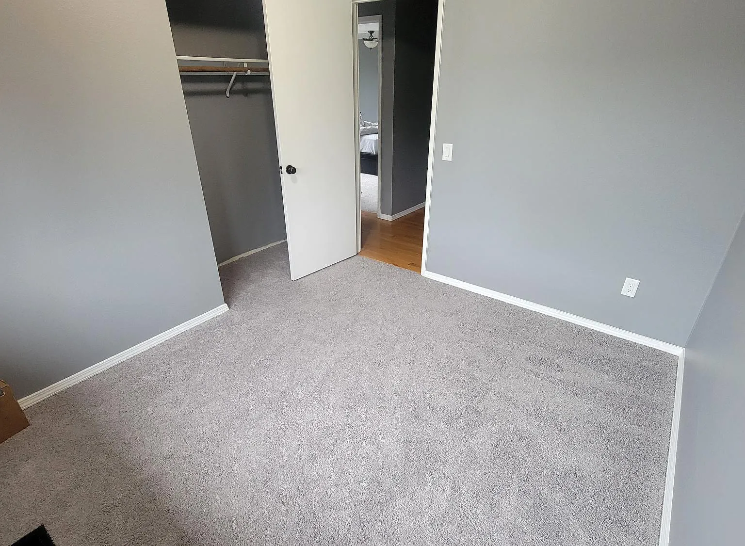 4 bed, 2030 sqft, $999 — Photo 2
