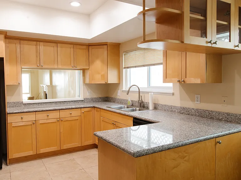 10933 Wellworth Ave #4 — Photo 8