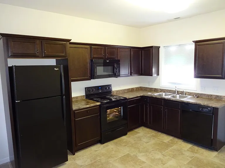 115 Joy Dr #115 — Photo 6