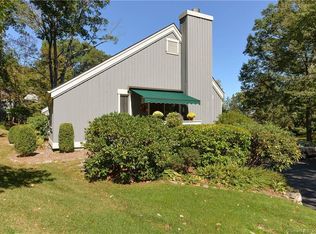 404 Heritage Vlg #B, Southbury, CT 06488