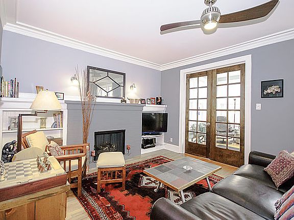 3rd image of 6343 N Lakewood Ave #3S