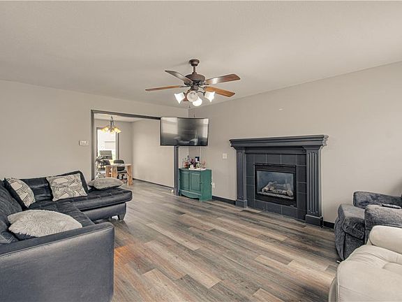 4th image of 1818 Lauren Ln