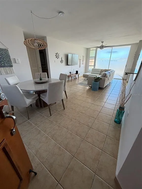 3 bed, 2.0 bath, $2,300 — Photo 3