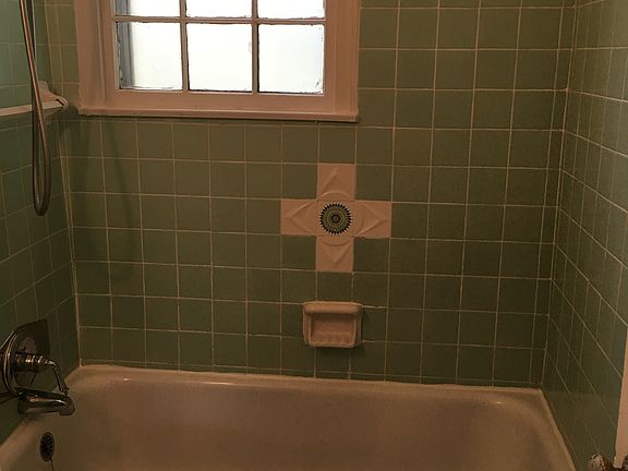 4th image of 2619 Woodyhill Dr