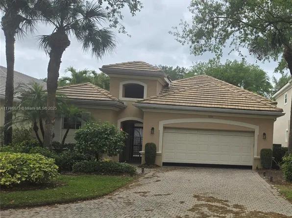 4208 Kensington High St, Naples, FL 34105