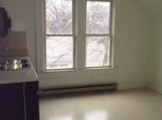 1047 12th St NE, Hickory, NC 28601