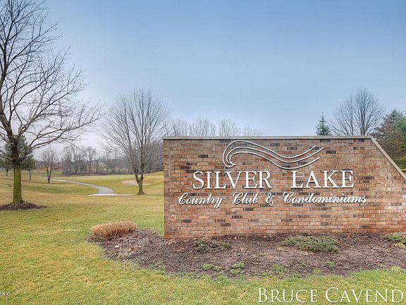 2nd image of 7846 Oakmont Ct NE