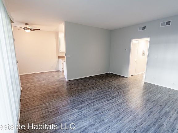 3rd image of 18404 Vincennes St #7