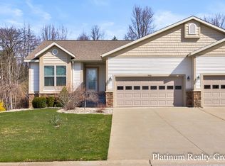 944 N Sandalwood Cir #26, Norton Shores, MI 49441