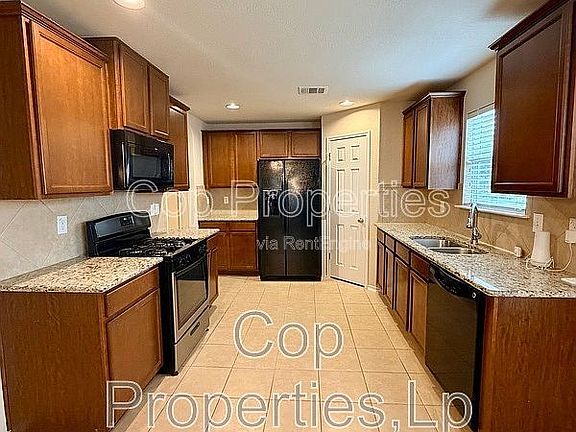 3rd image of 741 Clearbrook Ave