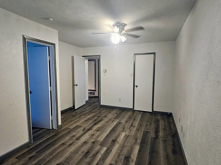 4904 Beacon Ct — Photo 12