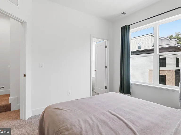 2103 Tysons Rd — Photo 23