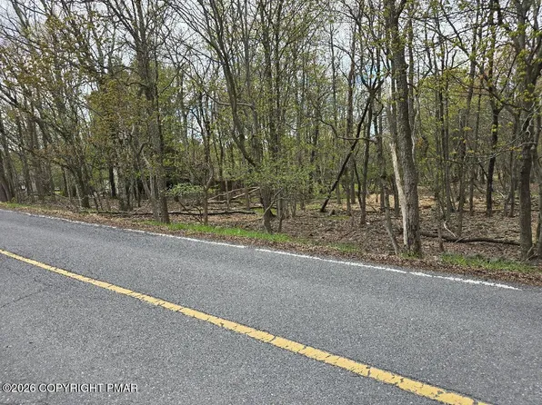 107 Clearbrook Dr #107, Albrightsville, PA 18210