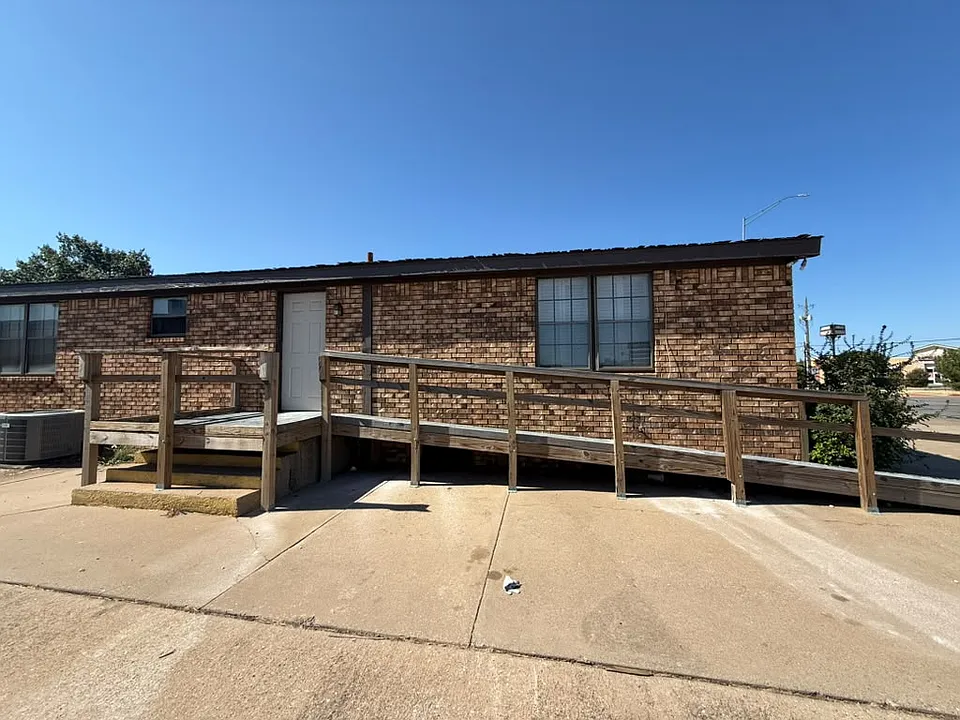 4728 Taft Blvd #3