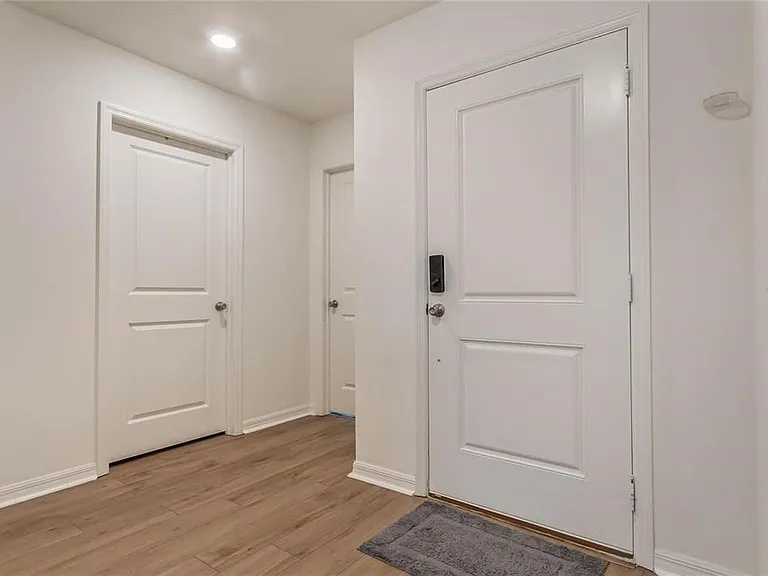 495 Overpool Ave — Photo 3