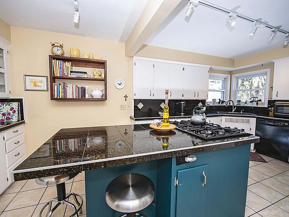 5th image of 1140 S Weller Avenue