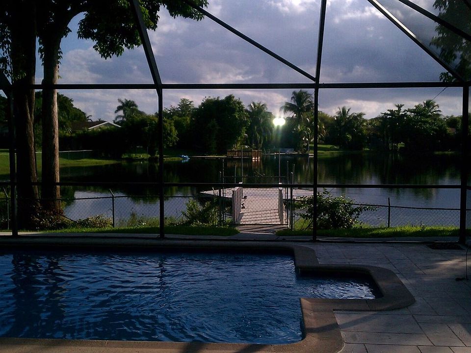 Pool & Lake - Great View