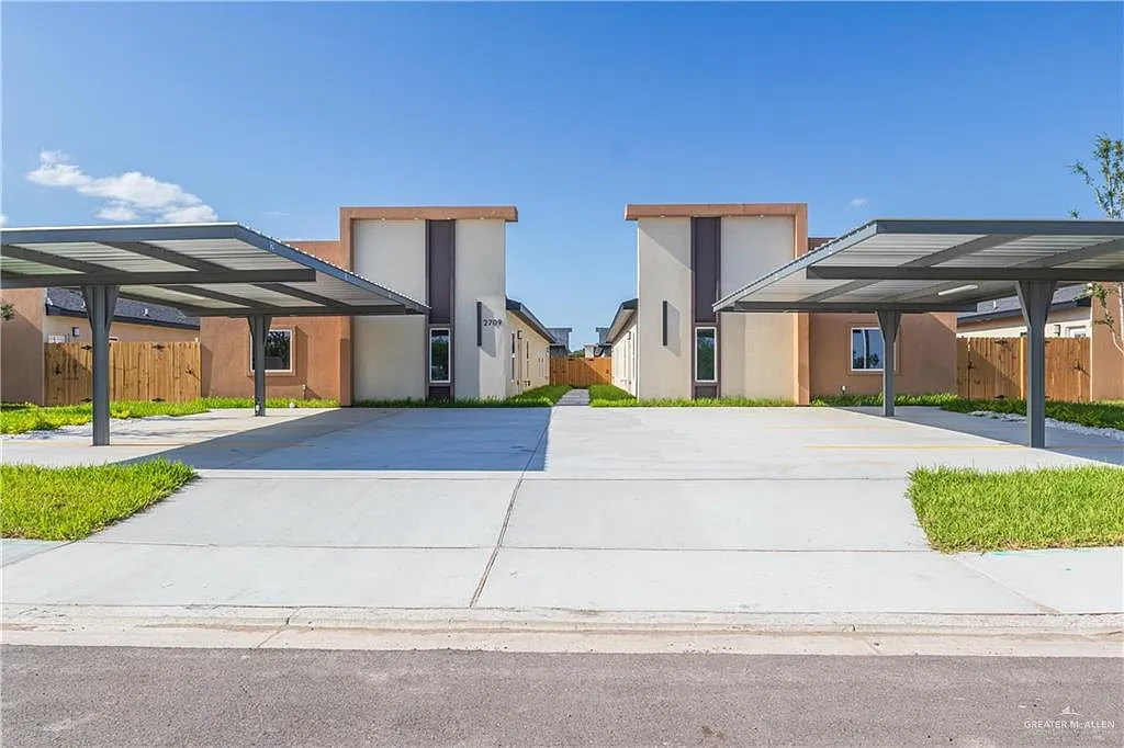 3 bed, 2.0 bath, 1000 sqft, $1,350 — Photo 1