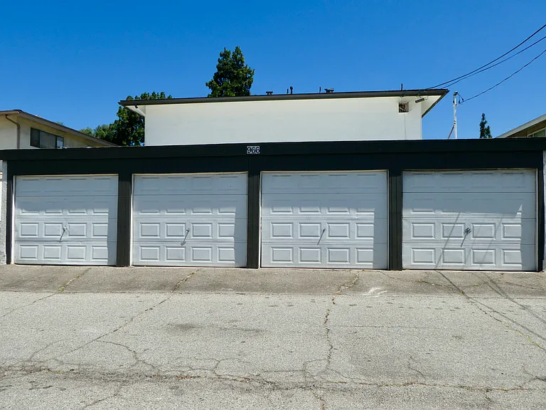 966 W Pine St #A — Photo 21