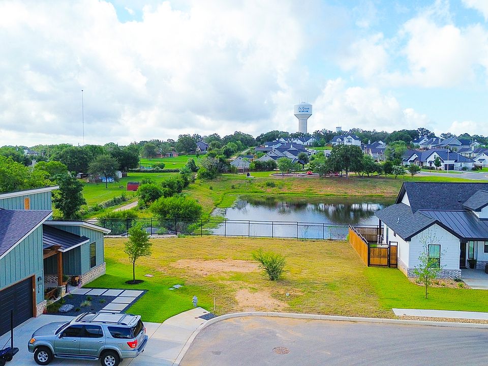 1st image of 132 Woodbridge Court