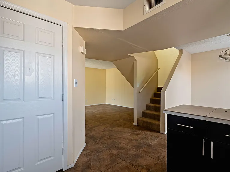 16-web-or-mls-1742 E Pepper Cir Apt 4--13_12132024