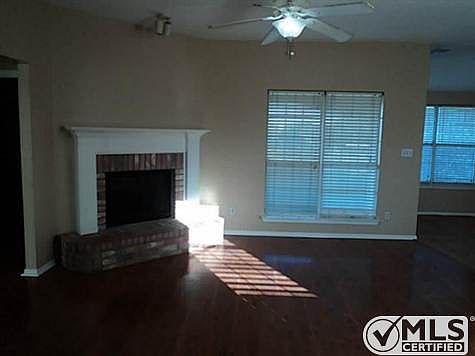 5th image of 312 Pioneer Ct