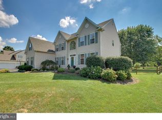 27 Woodside Farm Dr, Garnet Valley, PA 19060