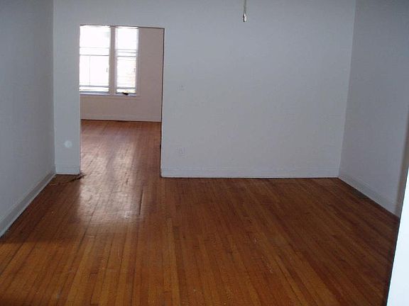 5th image of 1511 W Barry Ave #2T