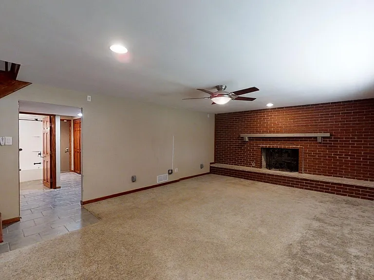 4217 Glen Oaks Dr — Photo 16