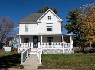 427 Doty St, Mineral Point, WI 53565