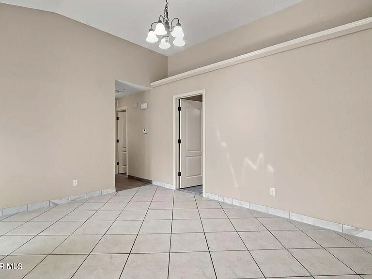 804 Desert Cactus Dr — Photo 5