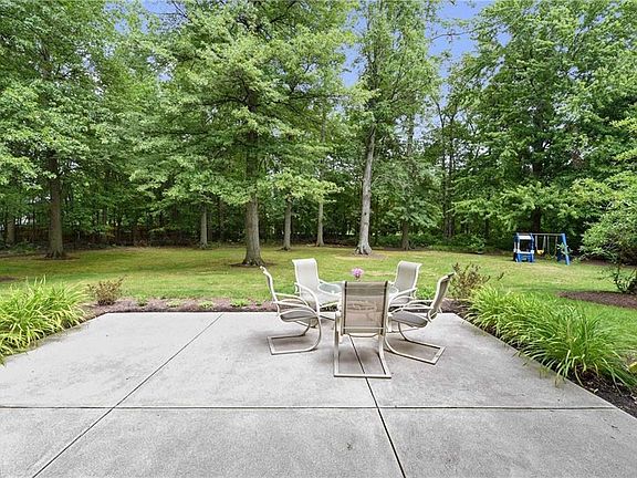 4th image of 29723 Essex Ct