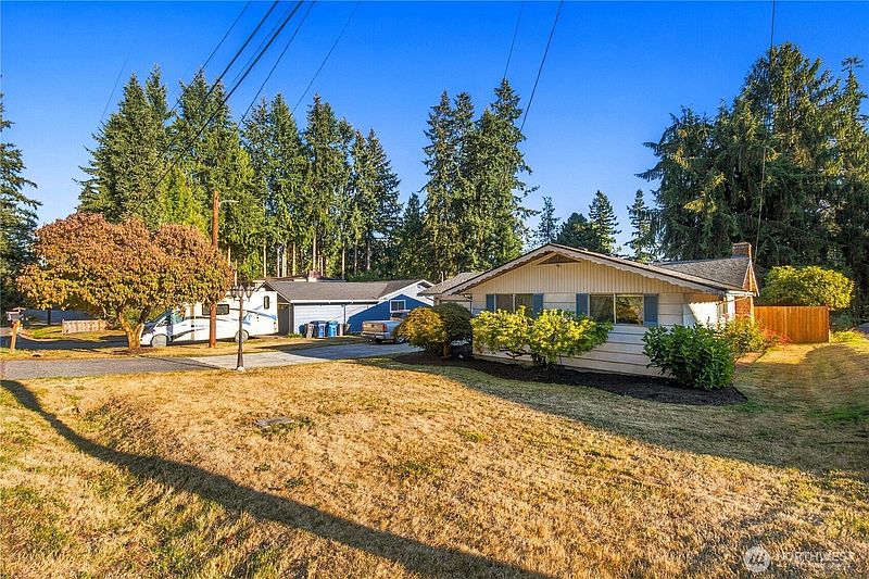 3rd image of 2826 York Road